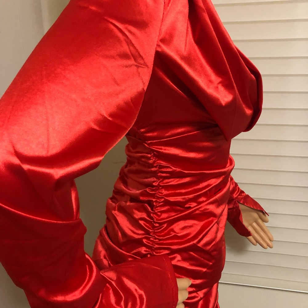 NWT SMLXL HP πΉRed scrunch long sleeve sexy satin - Picture 4 of 9